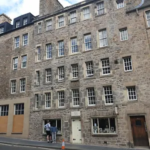 Canongate - Spacious And Historic 2 Bed Flat On Royal Mile United Kingdom