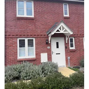 Holiday home Modern Comfortable House On Quiet Development, Horley