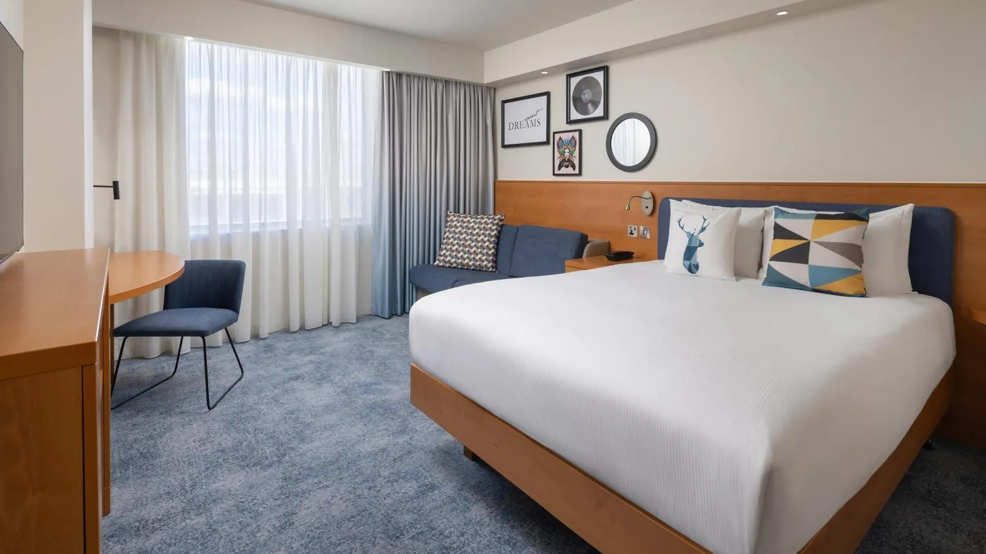 Hampton By Hilton London Gatwick Airport Hotel Horley 3*,  United Kingdom