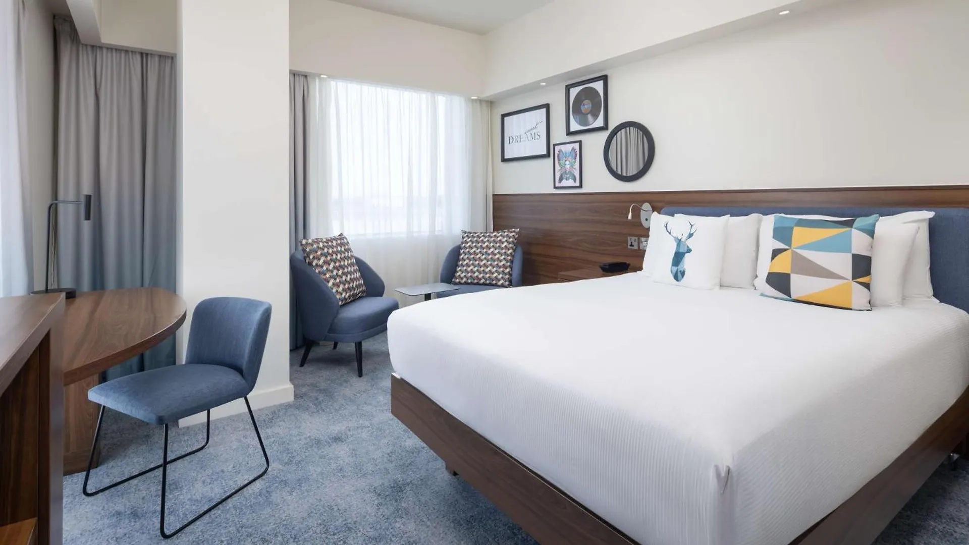 ***  Hampton By Hilton London Gatwick Airport Hotel Horley United Kingdom
