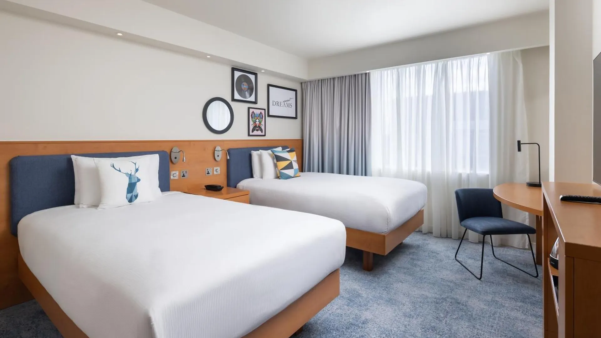 ***  Hampton By Hilton London Gatwick Airport Hotel Horley United Kingdom