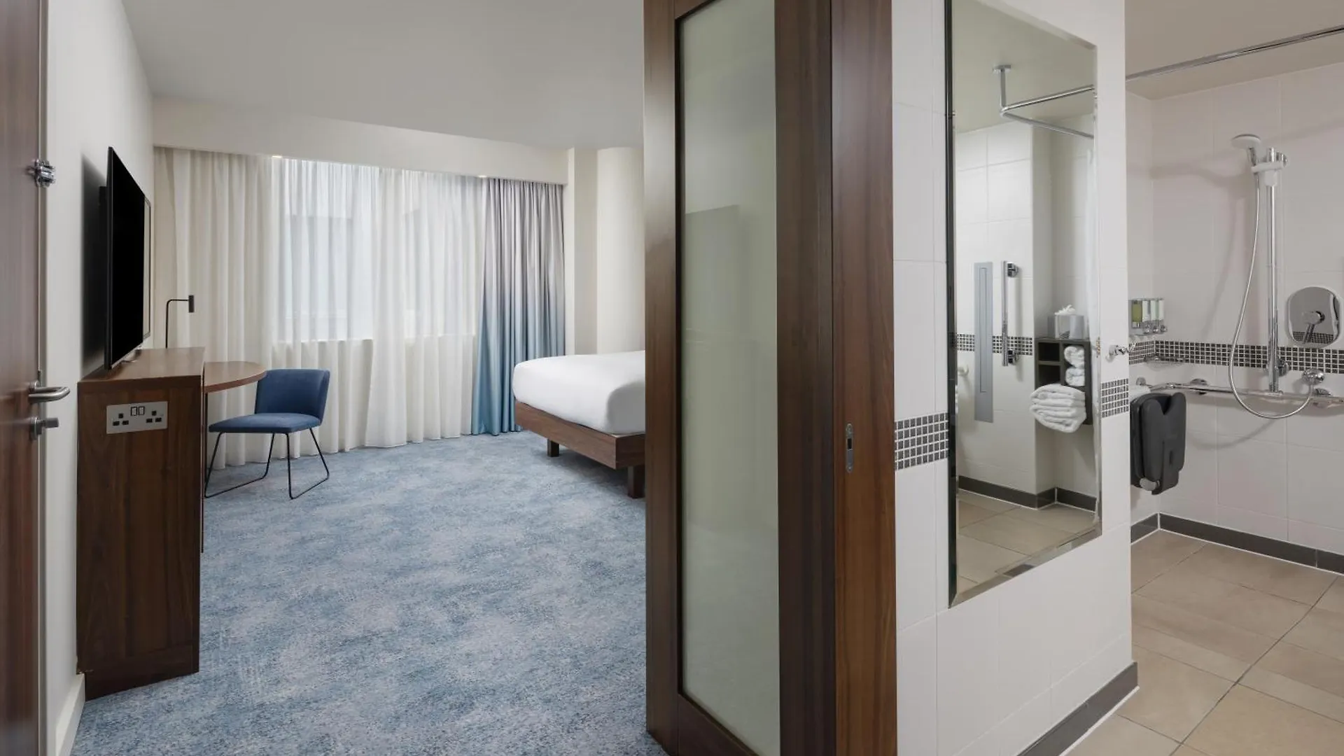Hampton By Hilton London Gatwick Airport Hotel Horley 3*,  United Kingdom