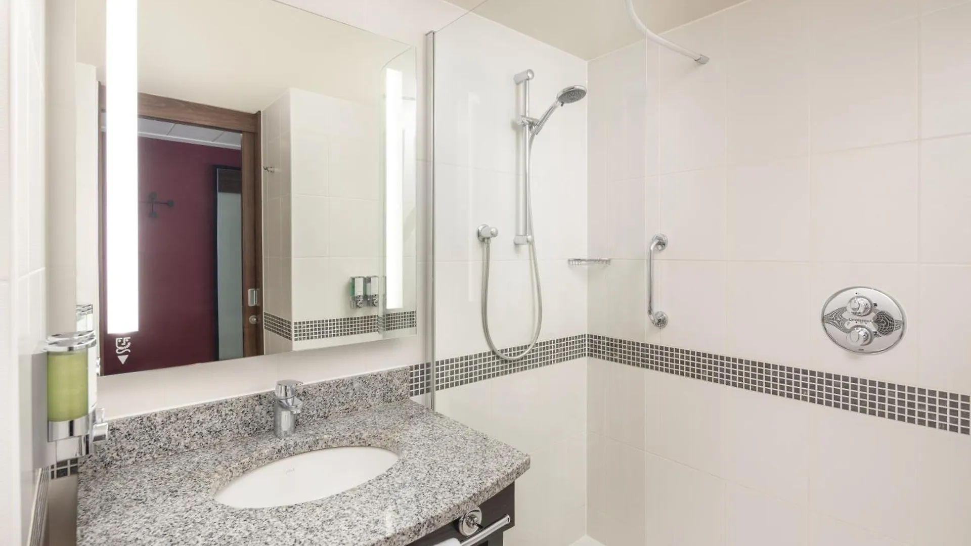 Hampton By Hilton London Gatwick Airport Hotel Horley